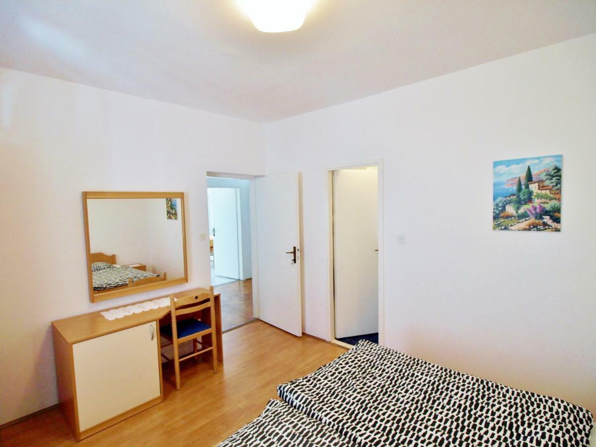 Apartments Ljubica Barbat na Rabu Екстер'єр фото