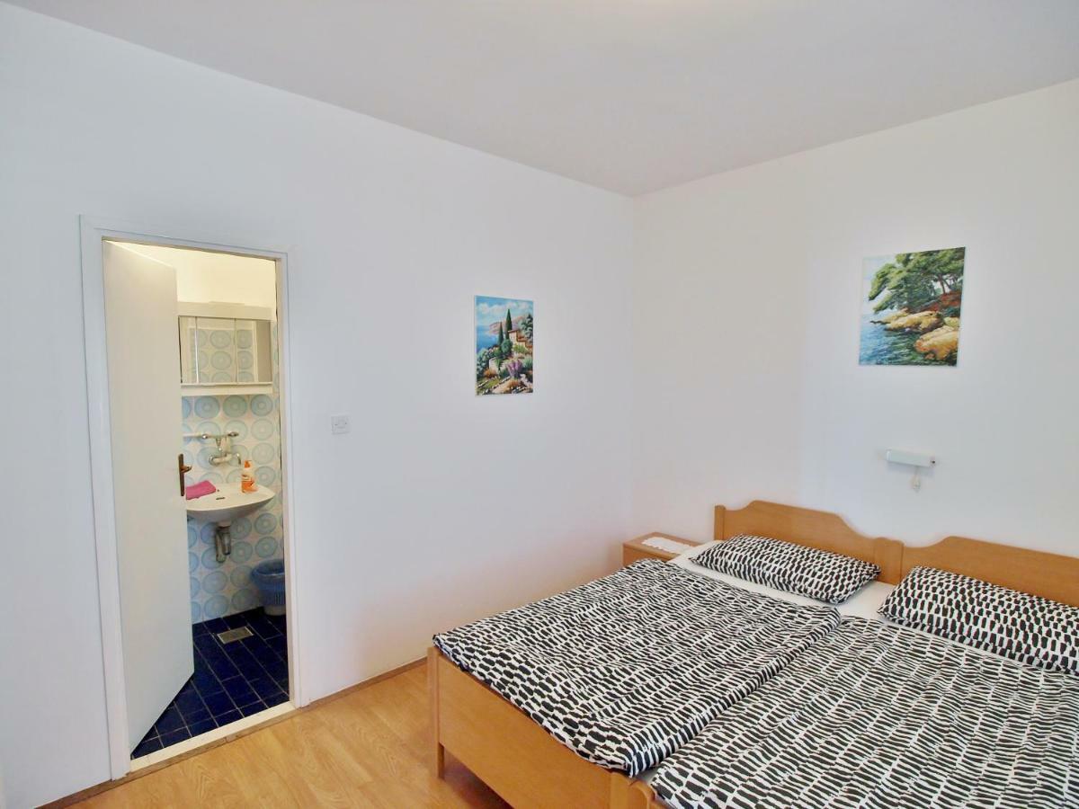 Apartments Ljubica Barbat na Rabu Екстер'єр фото