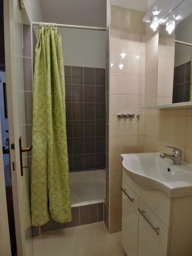 Apartments Ljubica Barbat na Rabu Екстер'єр фото